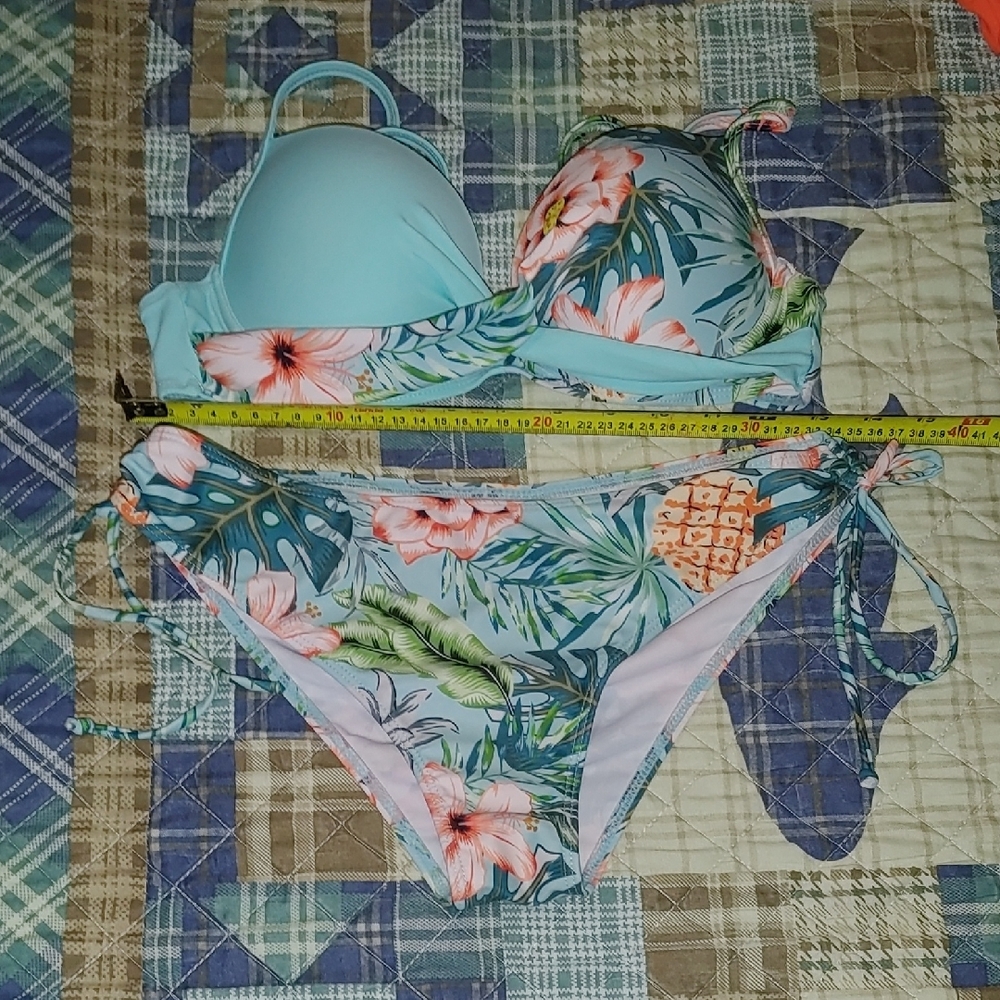 Xhilaration Tropical Floral Bikini Set